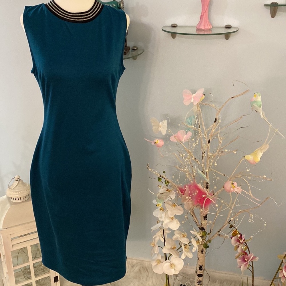 funnel neck sleeveless shift dress
